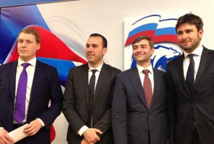 La foto dell'incontro fra Di Stefano, Di Battista, Robert Shlegel e Sergey Zheleznyak