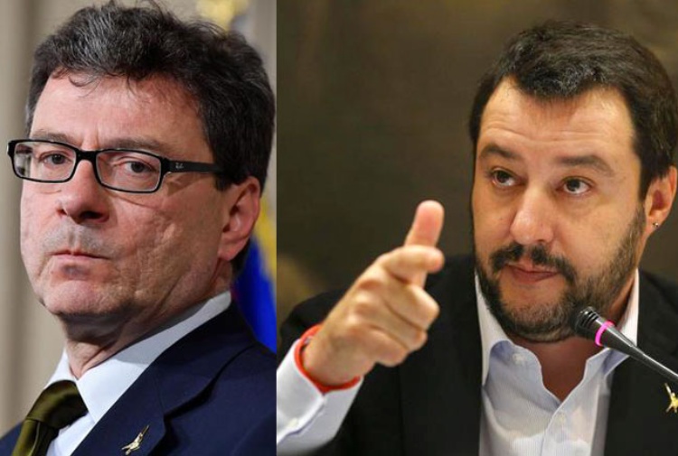 Da sinistra, Giancarlo Giorgetti, sottosegretario alla Presidenza del Consiglio, e il vicepremier Matteo Salvini.