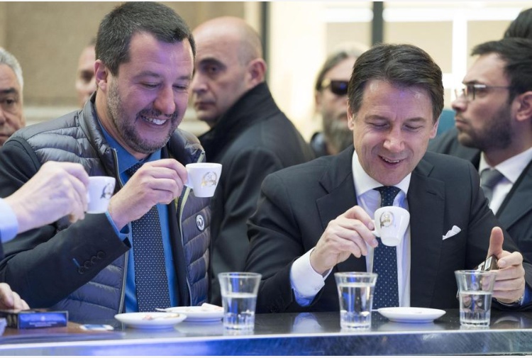 Salvini strattona Conte: 'Subito il taglio delle tasse altrimenti saluto e me ne vado'