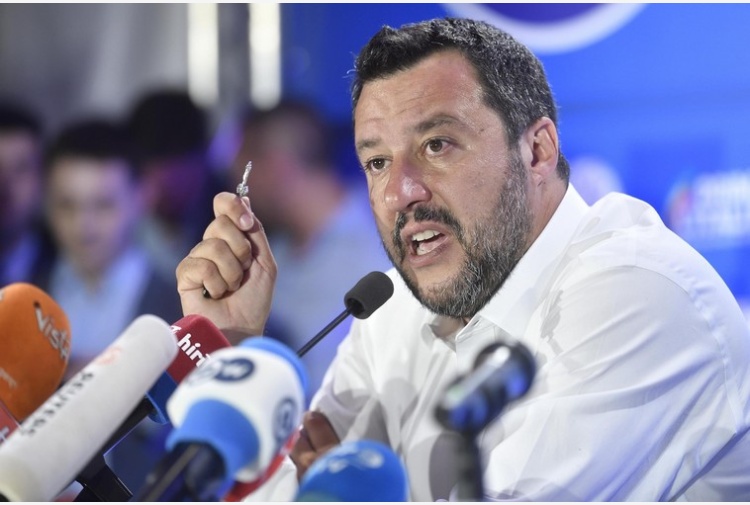 [Il caso] M5s ostaggio dell’agenda Salvini e del patto di potere. Unica scappatoia: staccare la spina